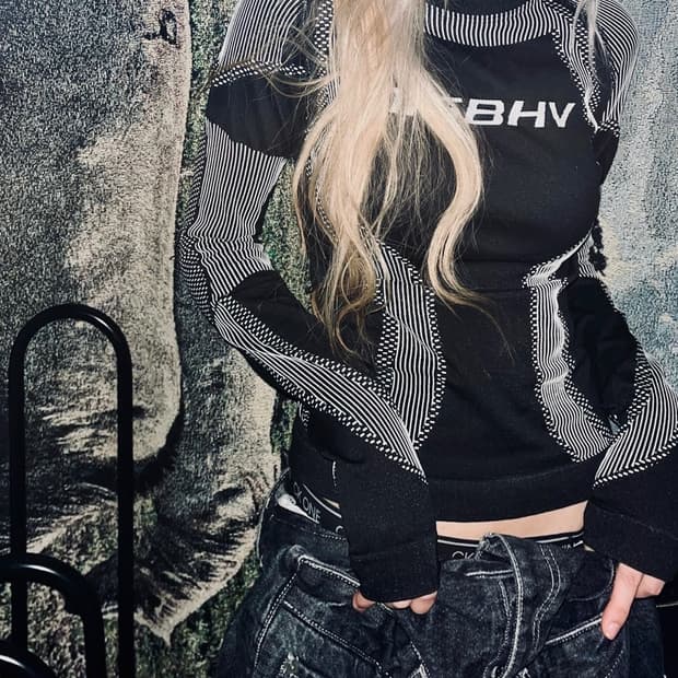 미스비헤이브 액티브 스포츠 탑