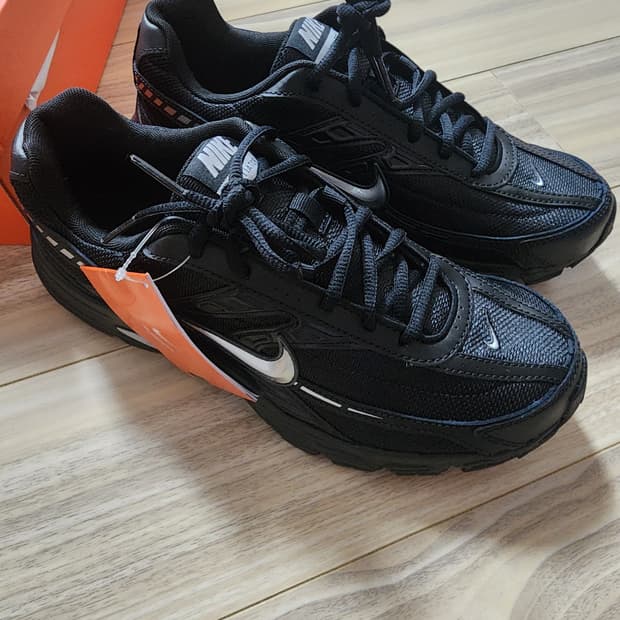 나이키이니시에이터블랙운동화신발275