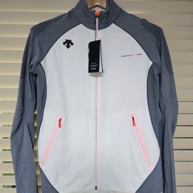 (새상품)데상트 러닝 집업 M(95)