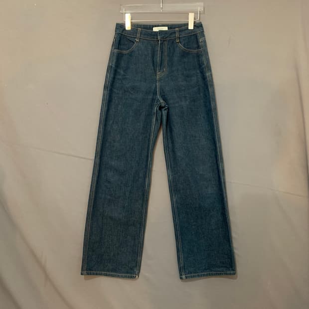 0 아모멘토 22 세미 와이드핏 데님 청바지