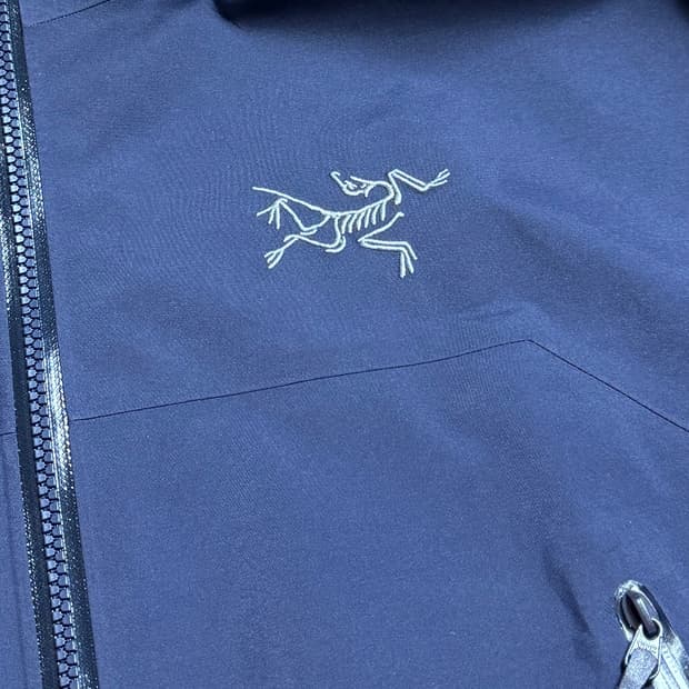 아크테릭스 베타 블랙사파이어 신품급