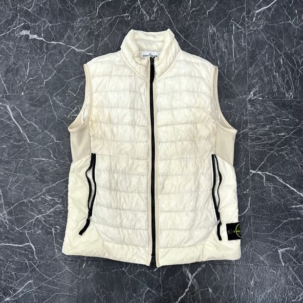 스톤아일랜드 와펜 나일론 경량 베스트