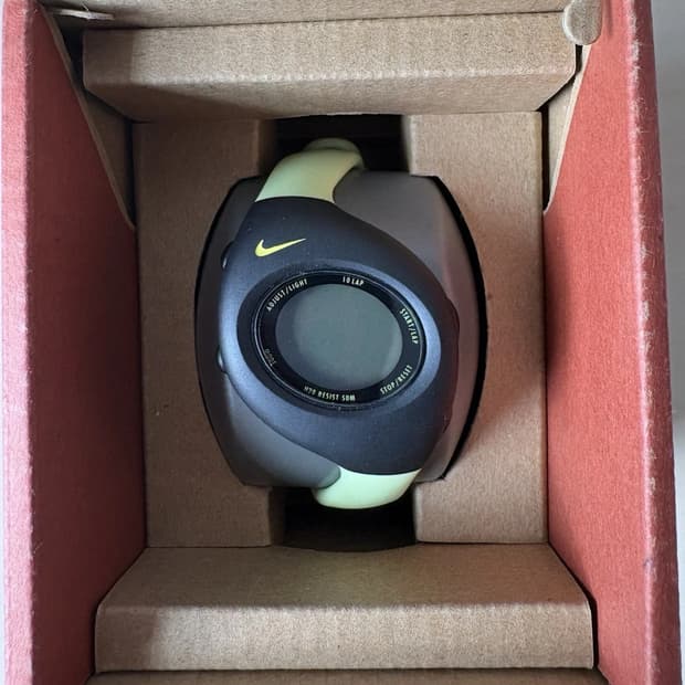 나이키 트라이액스 10-레귤러 워치