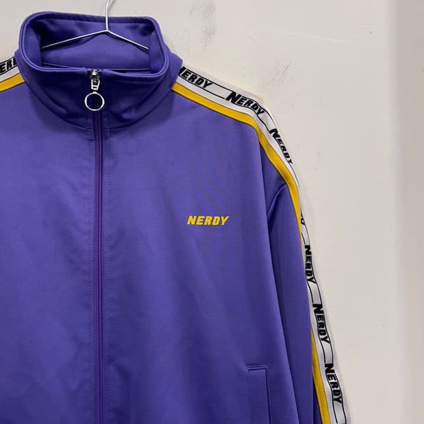 널디 시그니처 트랙라인 오버핏 집업 져지