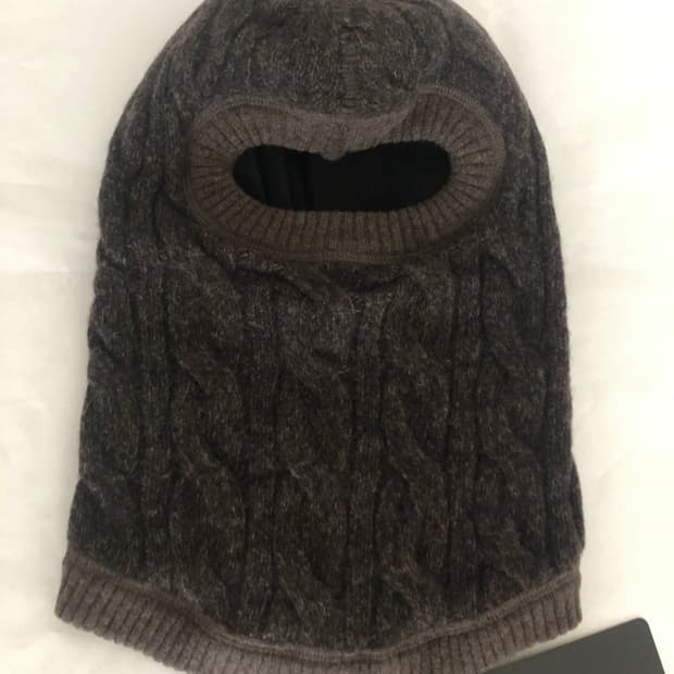 돌체앤가바나 케이블니트 바라클라바 비니 스키마스크