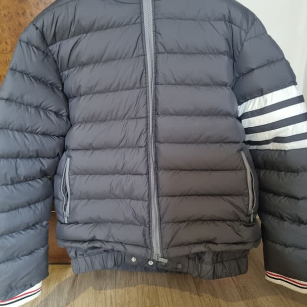 톰브라운 패딩.  L