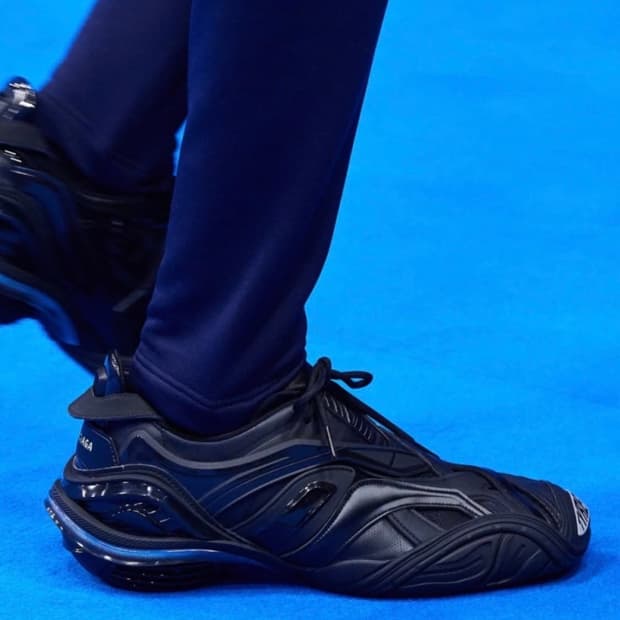 발렌시아가 타이렉스 스니커즈 블랙 42