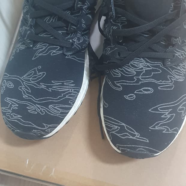 아디다스 x 언더핏 울트라부스트