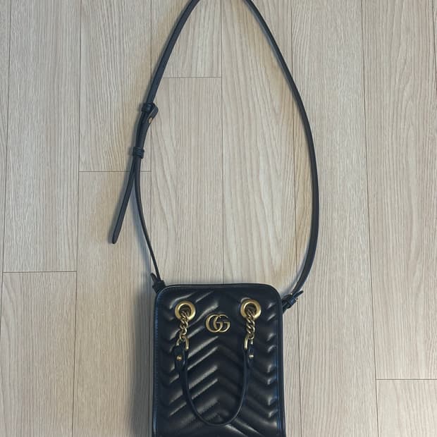 구찌 GG 마몬트 마틀라세 미니백 