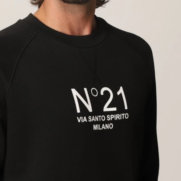 넘버투애니원(N21) 누메로벤투노 블랙 맨투맨