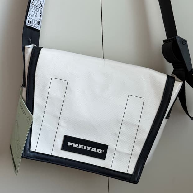 프라이탁 라씨 올흰 올화이트