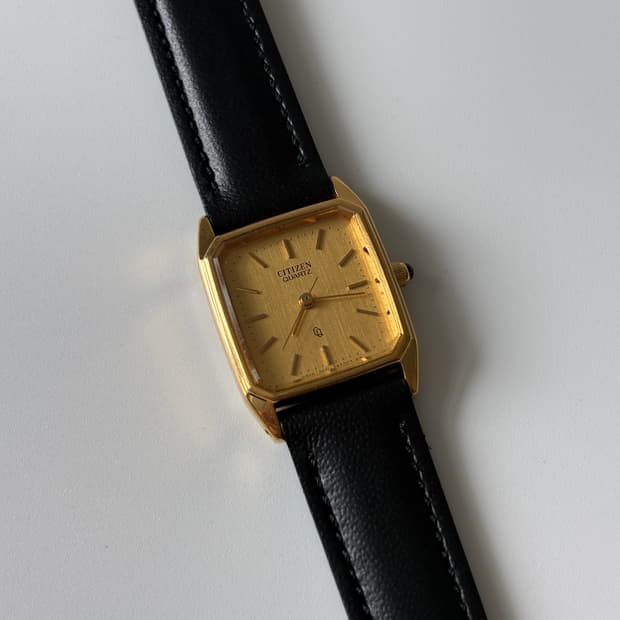 1980년대 CQ 빈티지시계 골드 스퀘어 쿼츠 여성 