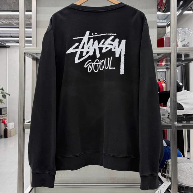 스투시 서울 챕터 빅 스탁 스웻 맨투맨 블랙