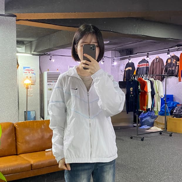 나이키 스우시 스카이 스트링 바람막이 B5163