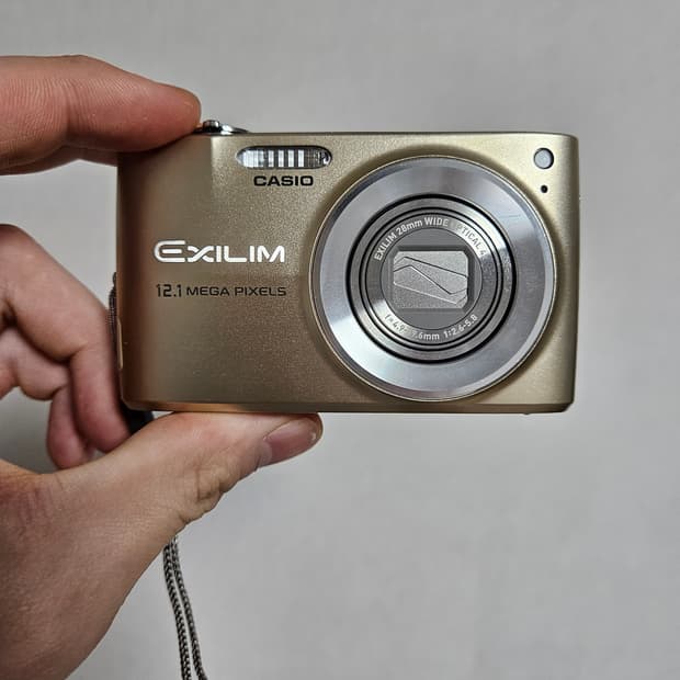 [태연 방지민 디카] 카시오 엑슬림 EX-Z400 골드 빈티지 디카