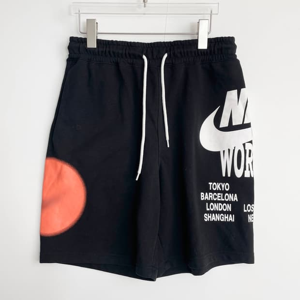 F2 나이키 NSW 월드 투어 프렌치 테리 쇼츠 블랙 M사이즈