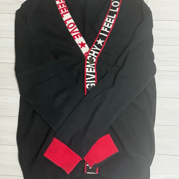 지방시 18SS 레터링 라인 가디건