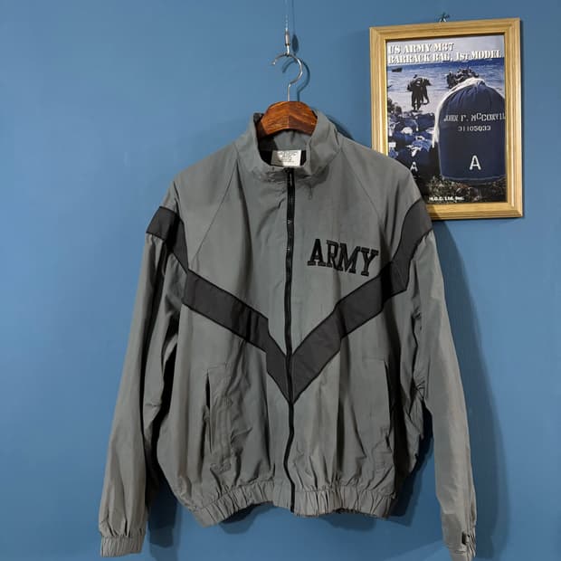 90-00‘s U.S Army IPFU Jacket.