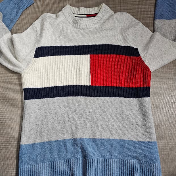 타미힐피거 컬러 블록 니트 스웨터