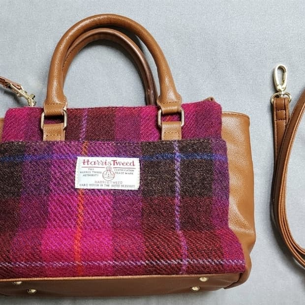 해리스 트위드(Harris Tweed) 숄더백 팝니다