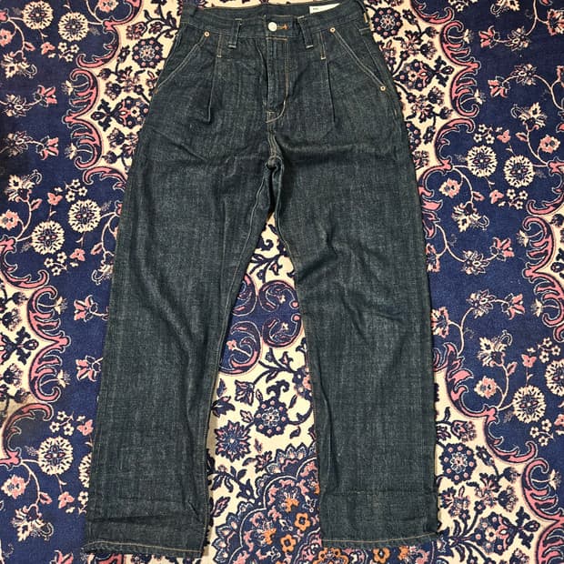 후아유 22ss 벌룬핏 와이드 핀턱 데님팬츠 32sizd