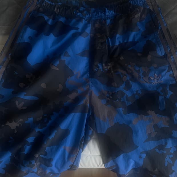 아디다스 카모 파라슈트 XL