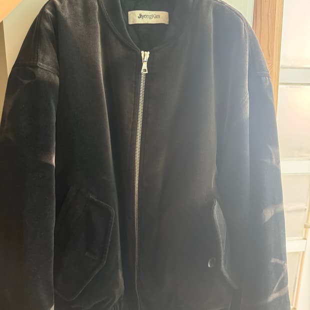 JiyongKim AW22 벨벳 봄버