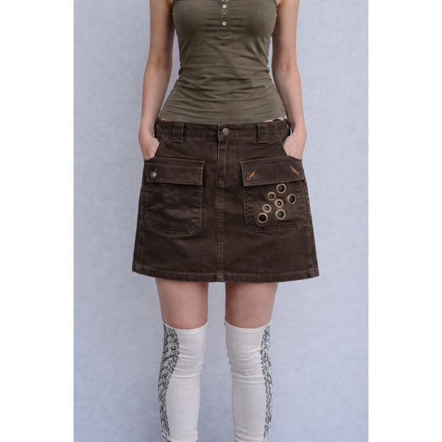 쇠고리 갈색 스커트