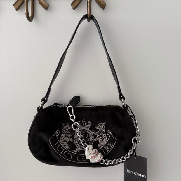 [신상✨프리뷰 세일] 쥬시꾸뀌르 블랙 벨벳 숄더백