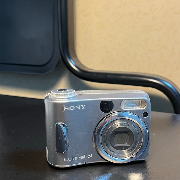 소니 사이버샷 DSC-P73 빈티지 디카