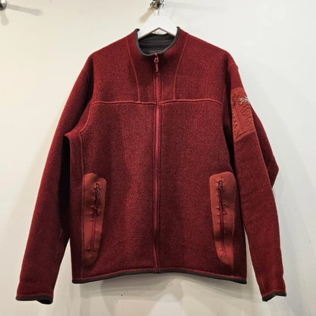 아크테릭스 후리스 자켓 M 버건디(사용감있어요)