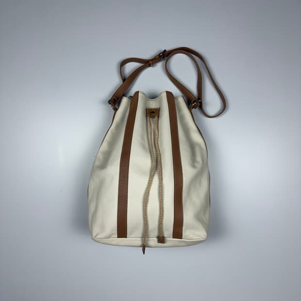 마가렛호웰 버킷백