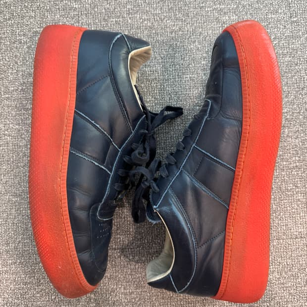 메종 마르지엘라 레드솔 에어포스 모티브 스니커즈 43