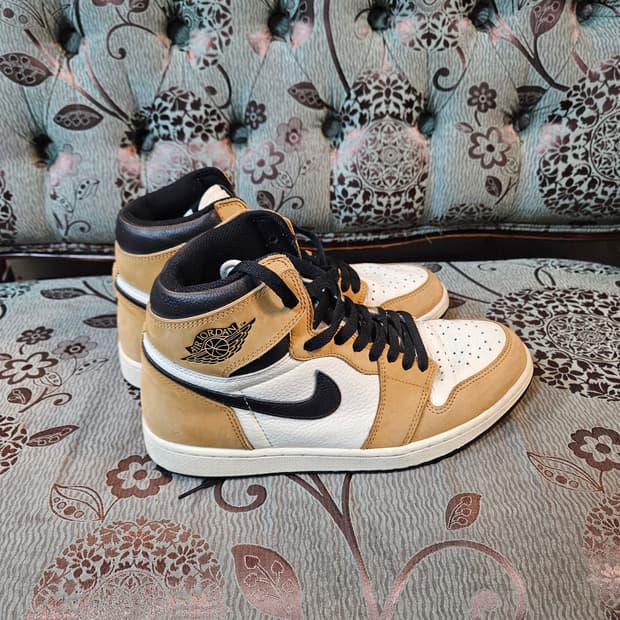 나이키 조던1 레트로 하이 OG 루키오브더이어