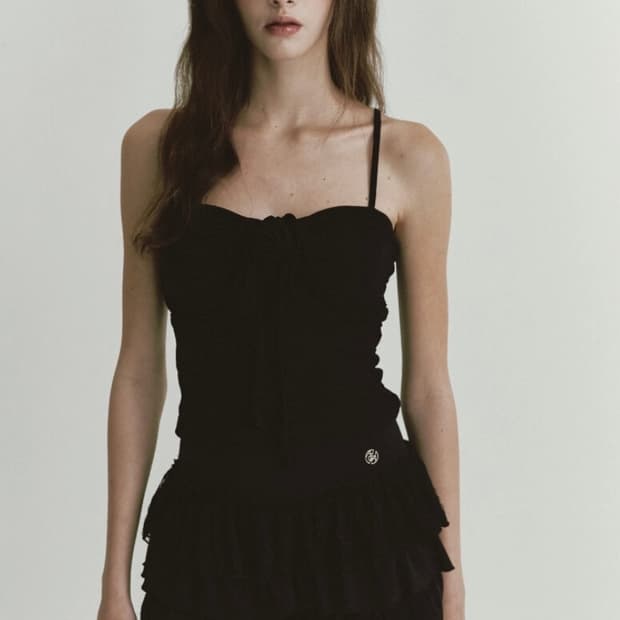 아수라 플라워 스트링 슬리브리스 블랙