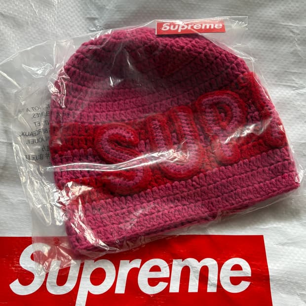 [국내배송/미개봉새상품] 25FW 슈프림 크로셰 로고 비니