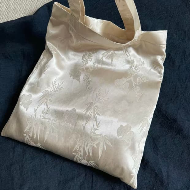 Satin shoulder bag