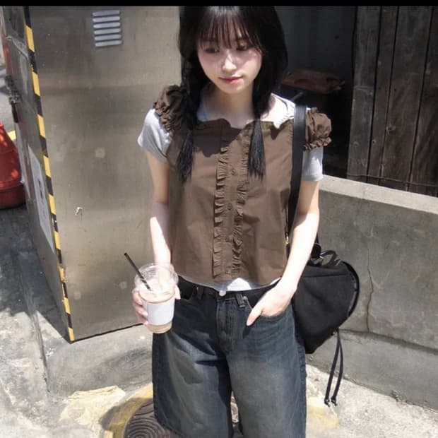 언버티 key-frilled button blouse