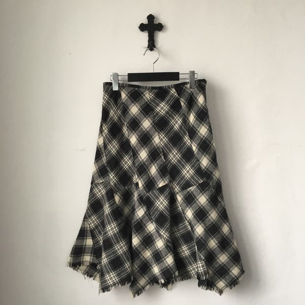 Check pattern unbalanced woolen skirt