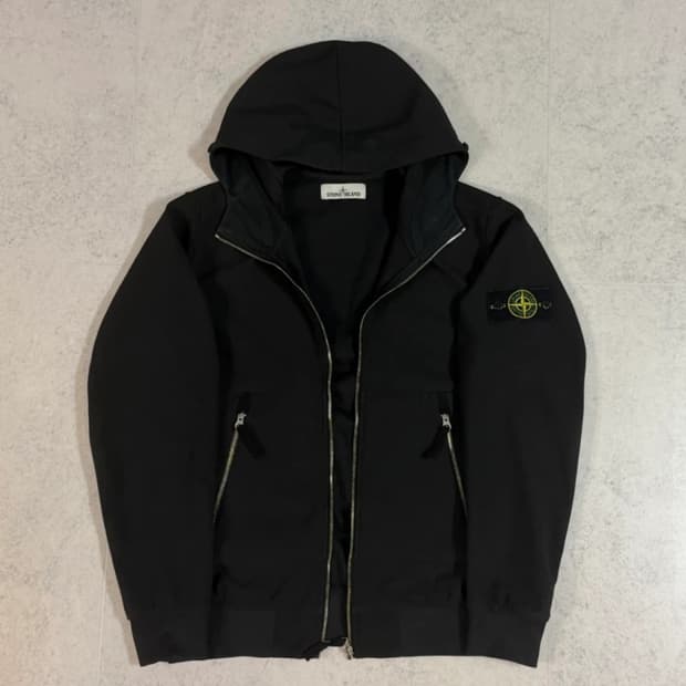 스톤아일랜드 소프트쉘 M 상태A