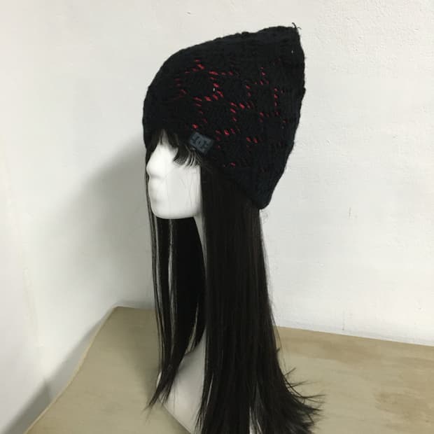 dc knit beanie