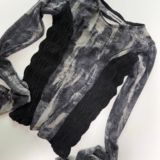 0104 excursive top