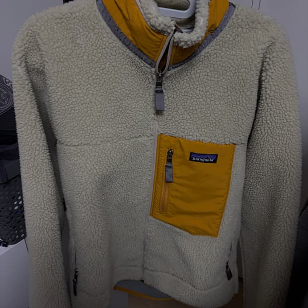 파타고니아 후리스 펠리컨