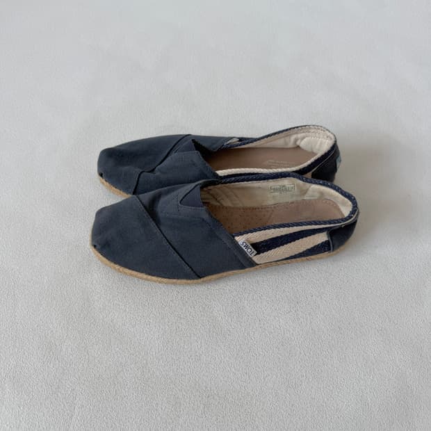 [270]탐스(TOMS) 슬립온