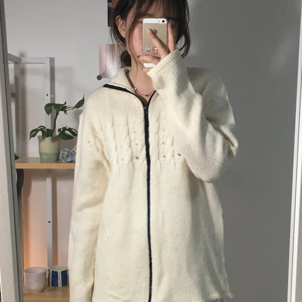 화이트 꽈배기니트 집업