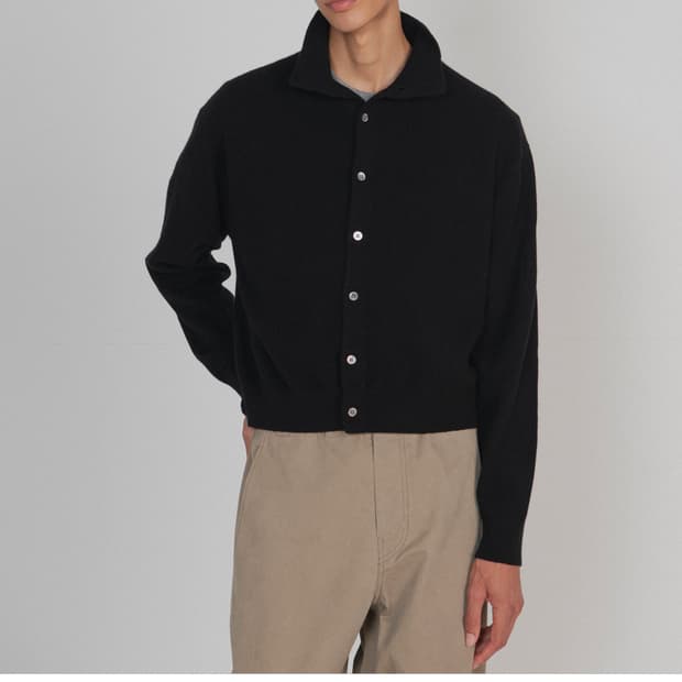 브라운야드 캐시미어 스탠드 카라 가디건 블랙 4size