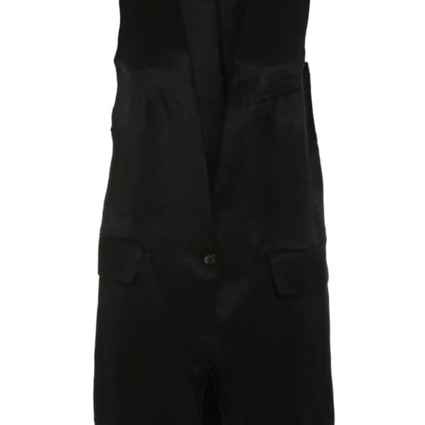 MM6 로우 컷 슬리브리스 숏 코트