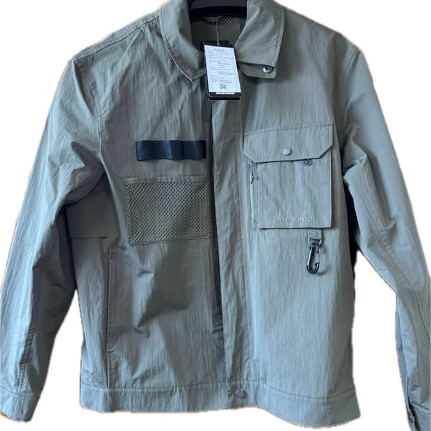 카키색 스케쳐스 자켓