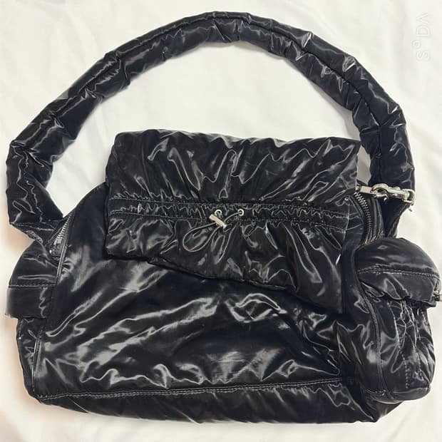 LEEY 셔링 숄더 패딩백 블랙