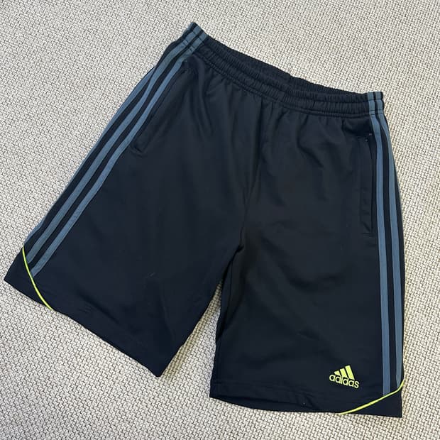 L 아디다스 블랙 트레이닝 반바지 0417D